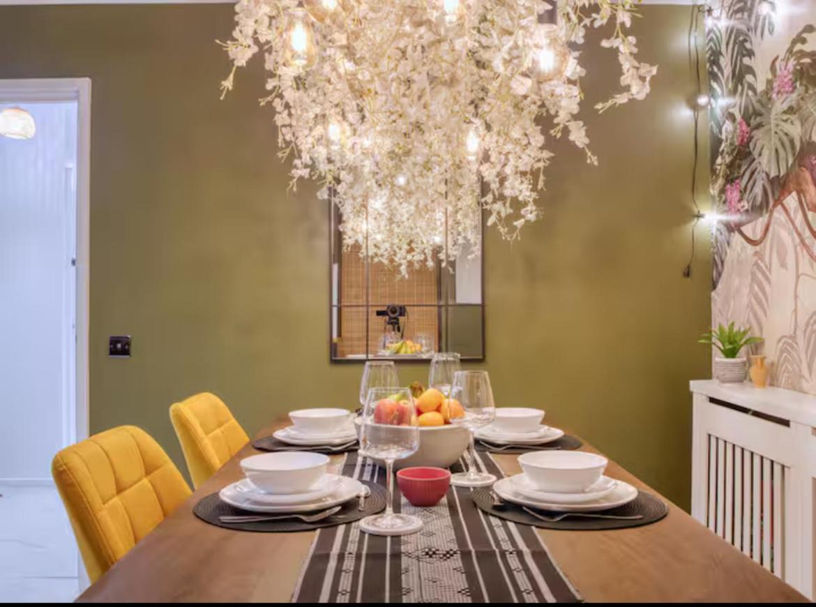 The Zen Den With Hot Tub And Garden Villa London Ngoại thất bức ảnh