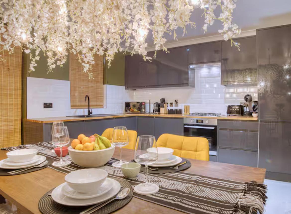 The Zen Den With Hot Tub And Garden Villa London Ngoại thất bức ảnh