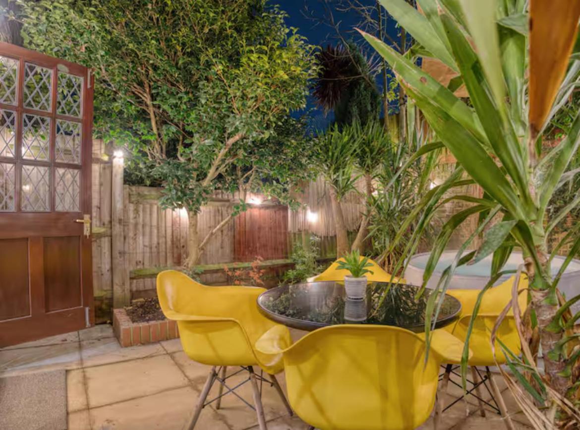 The Zen Den With Hot Tub And Garden Villa London Ngoại thất bức ảnh